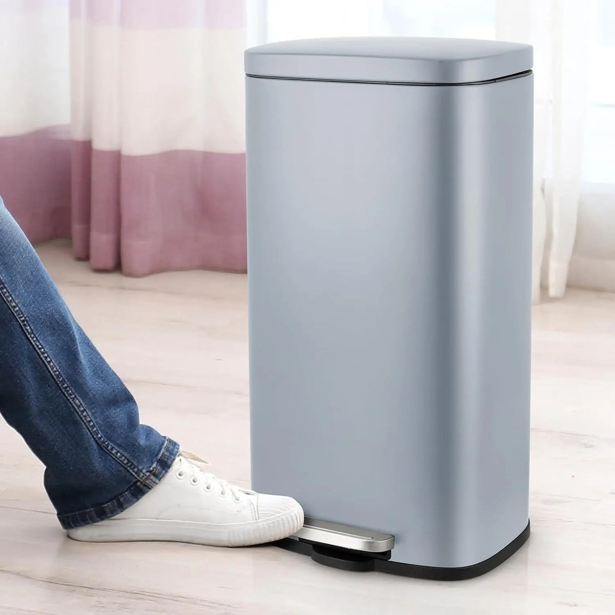 Homfa 30L Stainless Steel Step Trash Can Kitchen Garbage Can W/ Soft Close, Black,White, Silver, Gray, Red