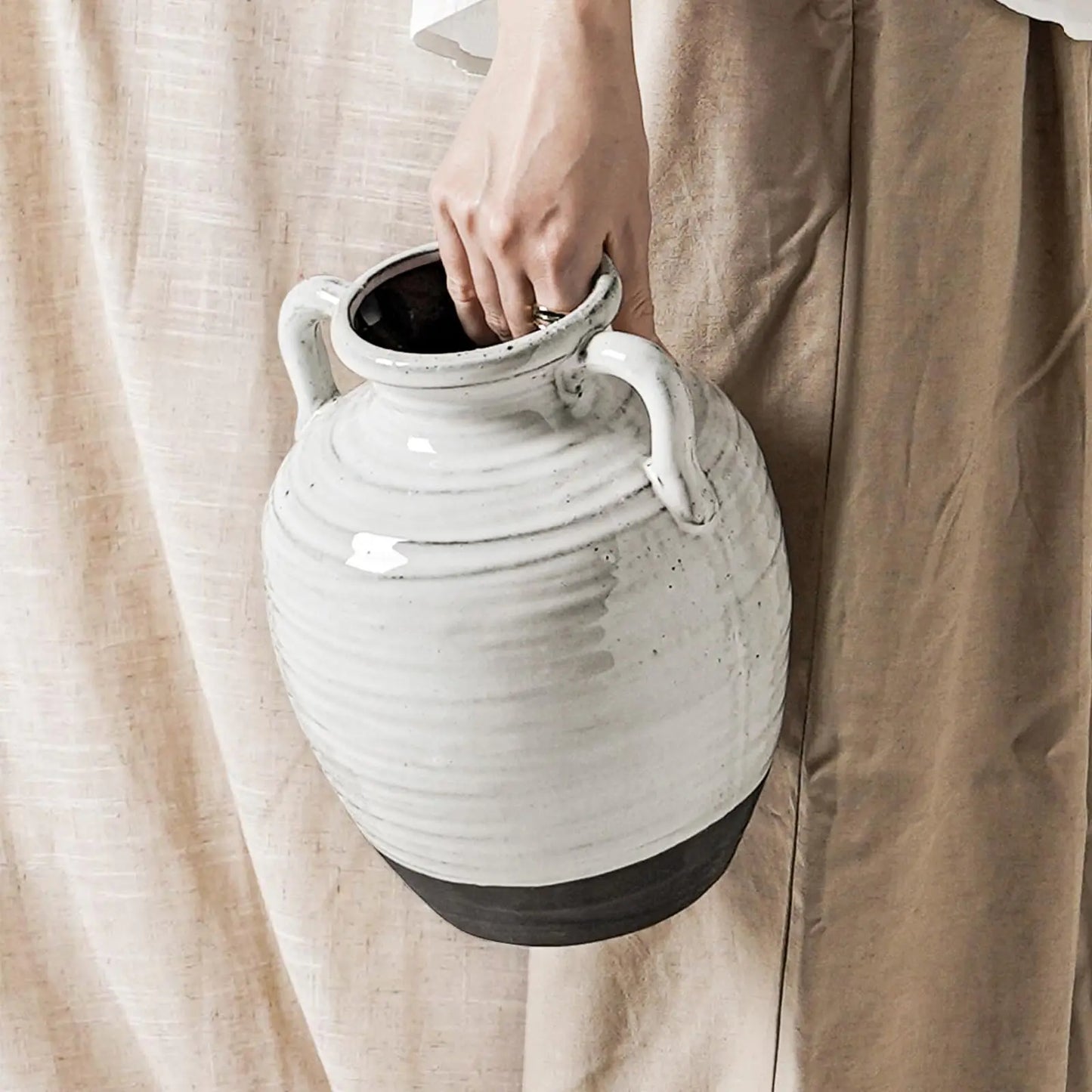 Modern Ceramic Flower Vase For Home Decor And Table Centerpiece