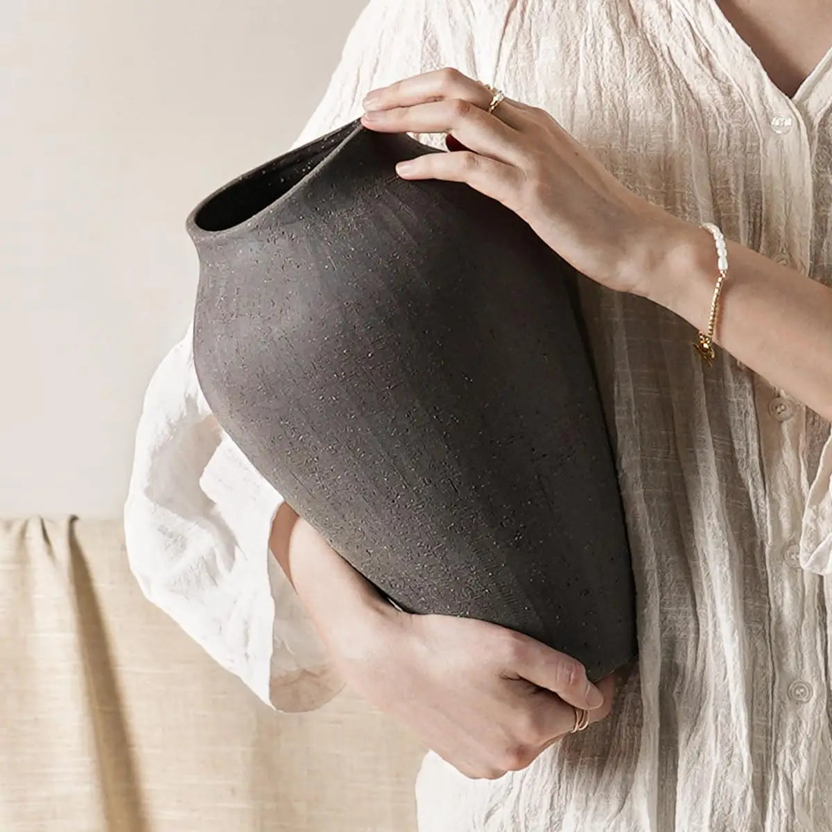 Modern Ceramic Flower Vase For Home Decor And Table Centerpiece