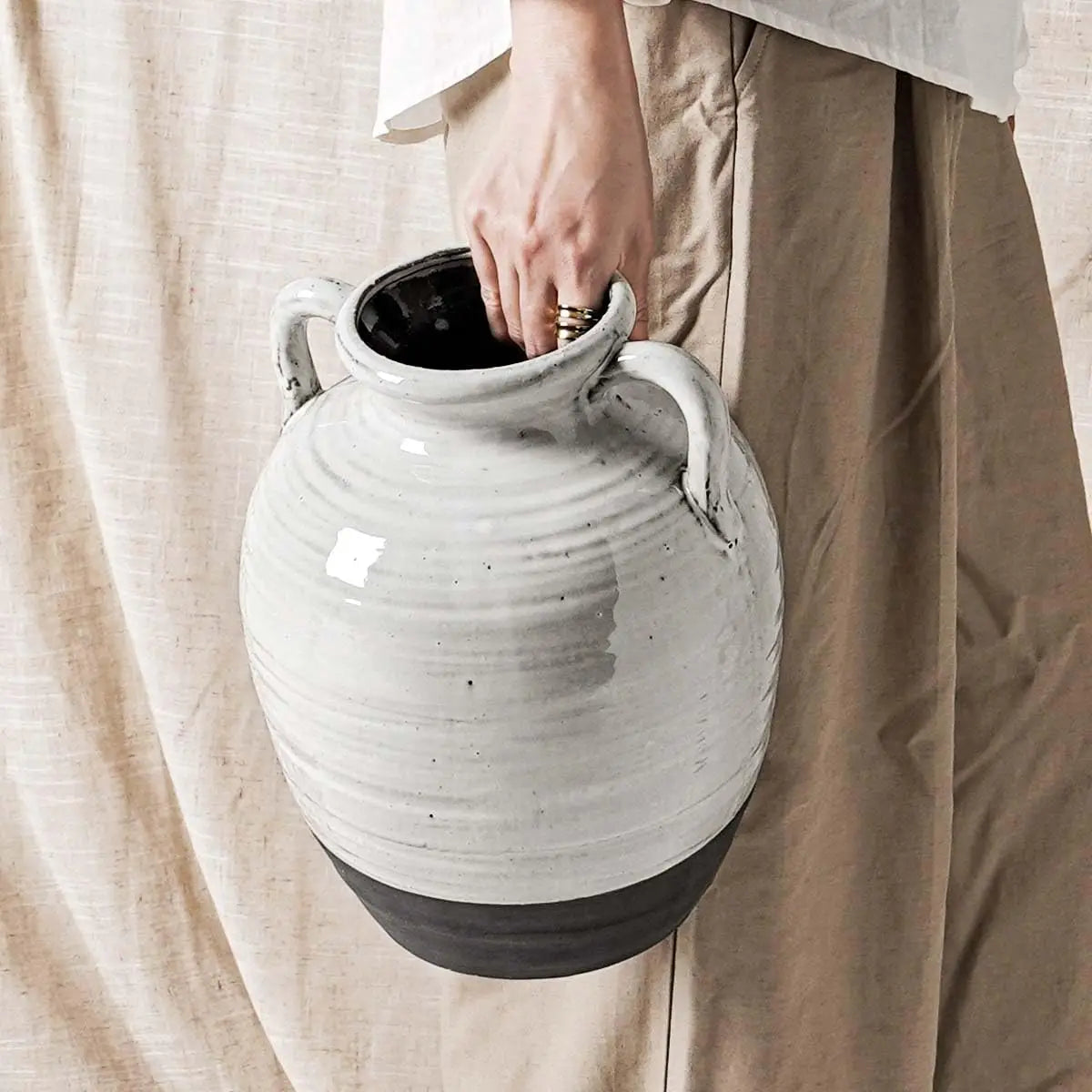 Modern Ceramic Flower Vase For Home Decor And Table Centerpiece
