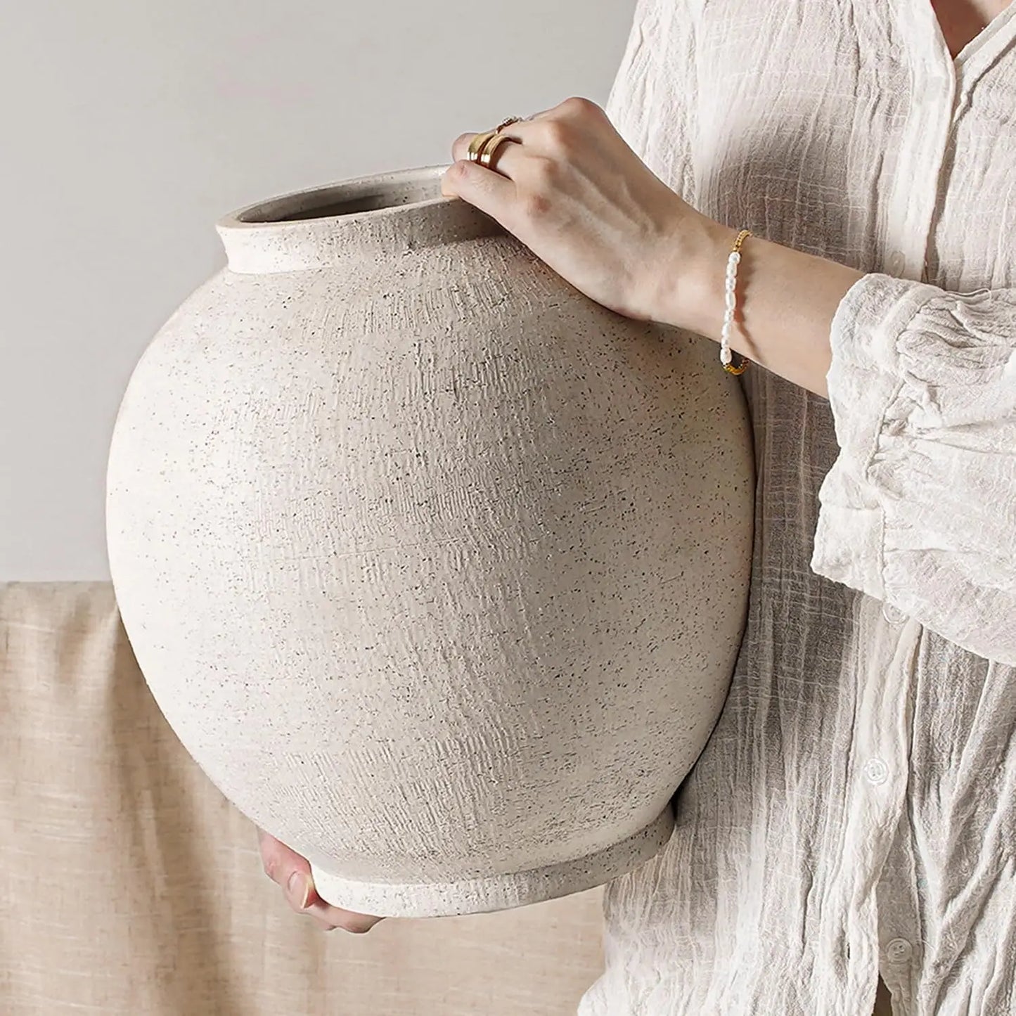 Modern Ceramic Flower Vase For Home Decor And Table Centerpiece