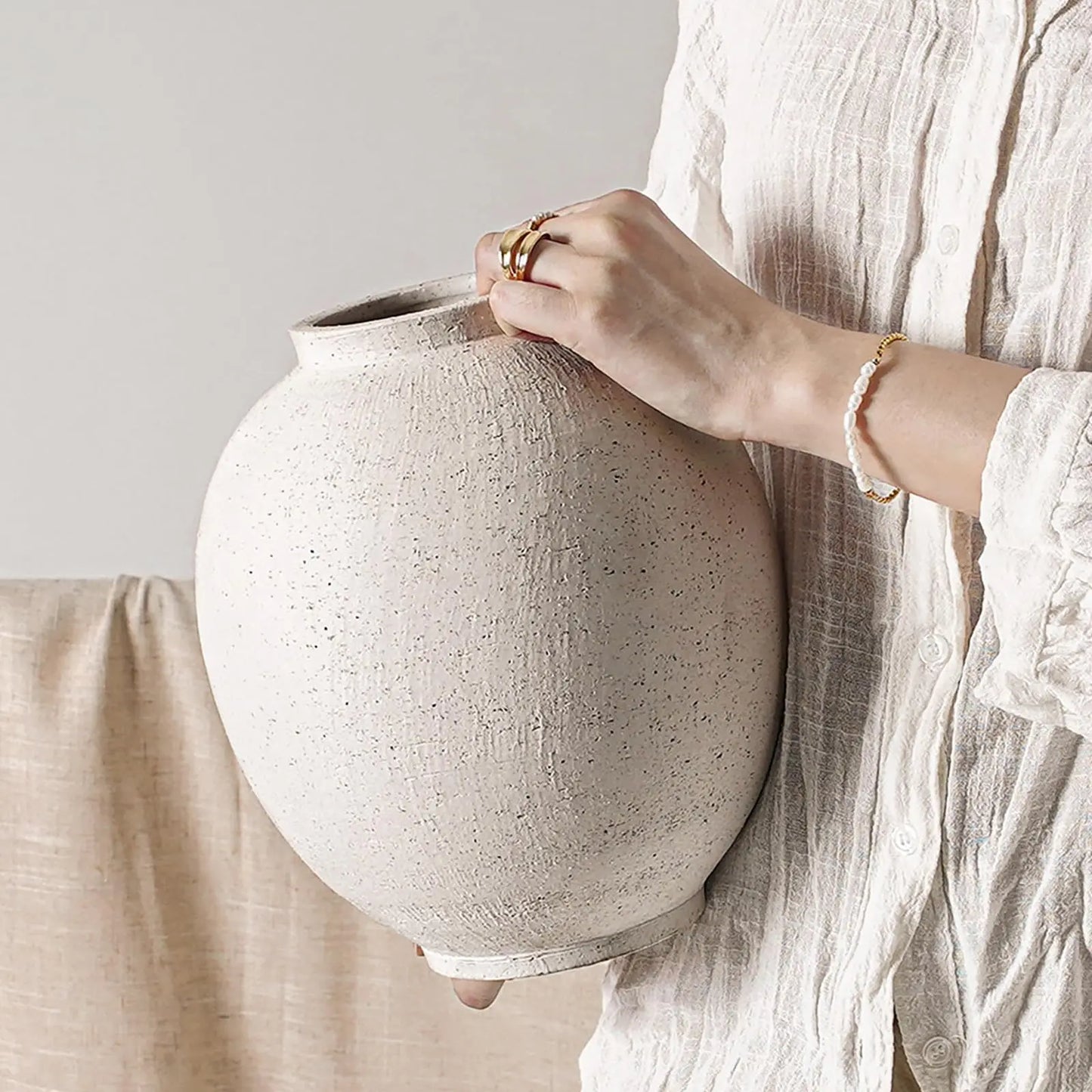 Modern Ceramic Flower Vase For Home Decor And Table Centerpiece