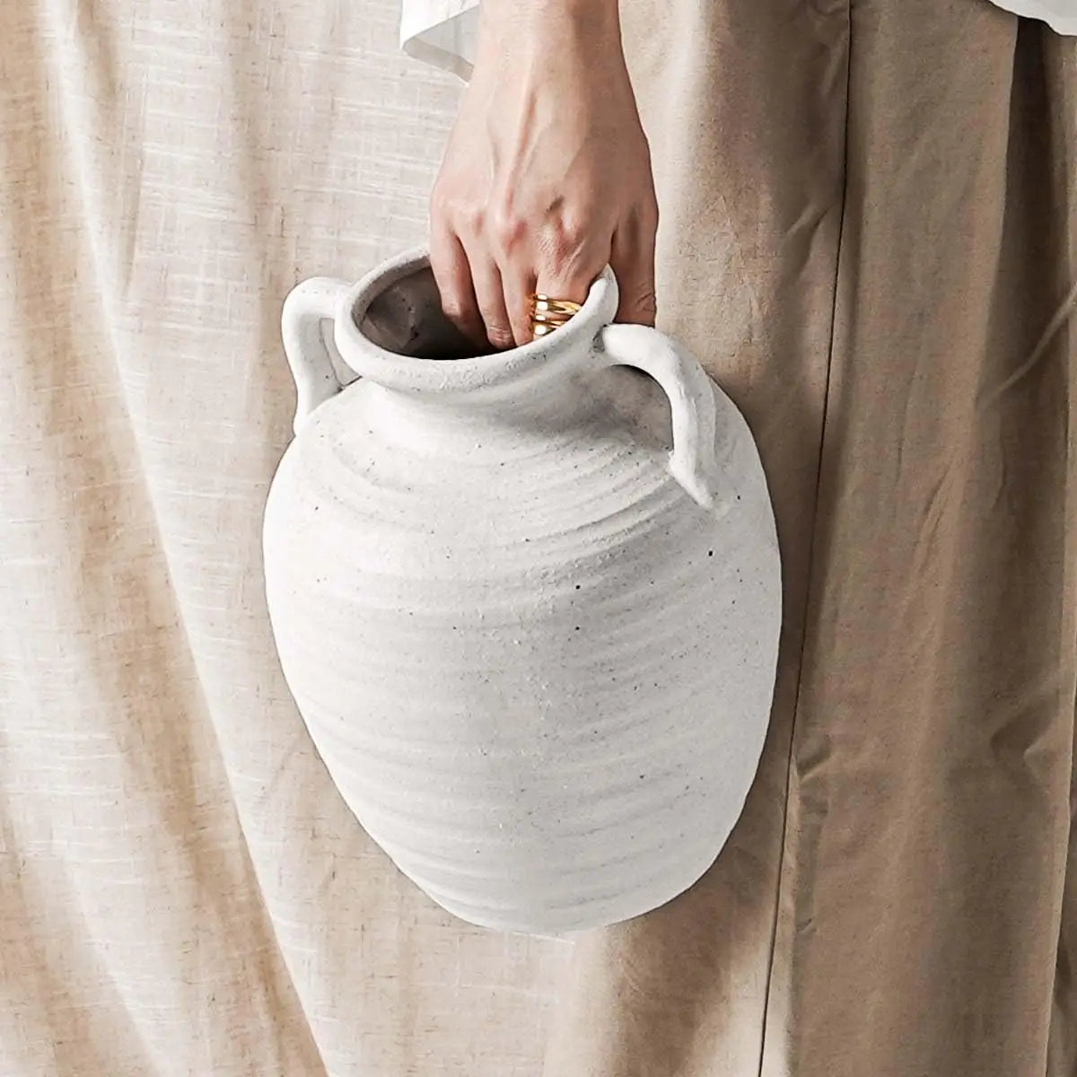 Modern Ceramic Flower Vase For Home Decor And Table Centerpiece