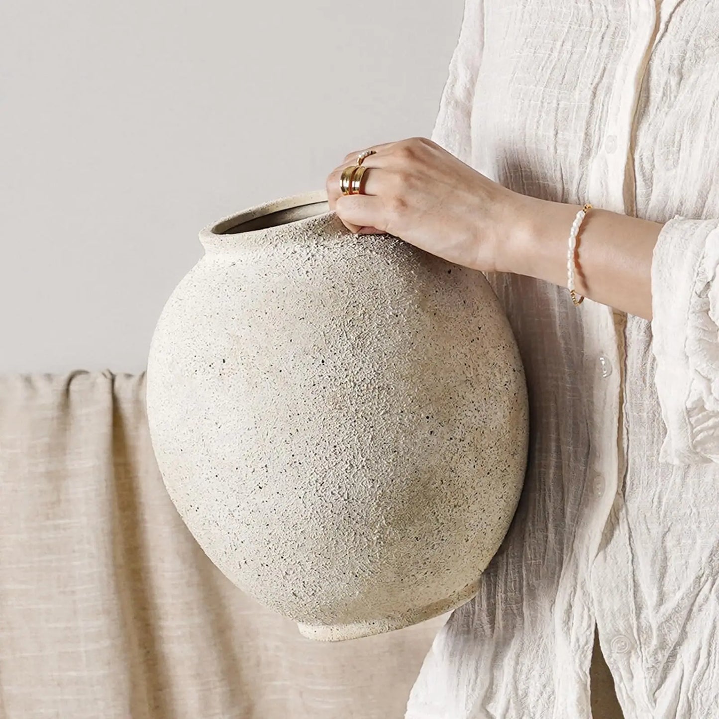 Modern Ceramic Flower Vase For Home Decor And Table Centerpiece